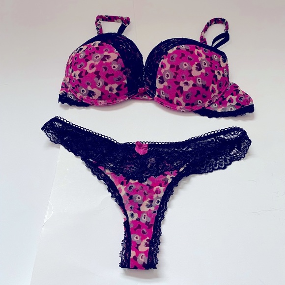 Sexy Bra & Thong Panty set. Pretty Multicolors. Bra Sz. 34B, Panties Sz. XS. - Picture 6 of 7